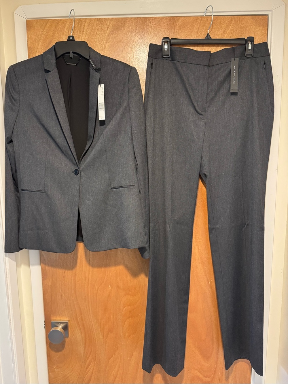 Elie Tahari Suit | Size 10 (NWT)
